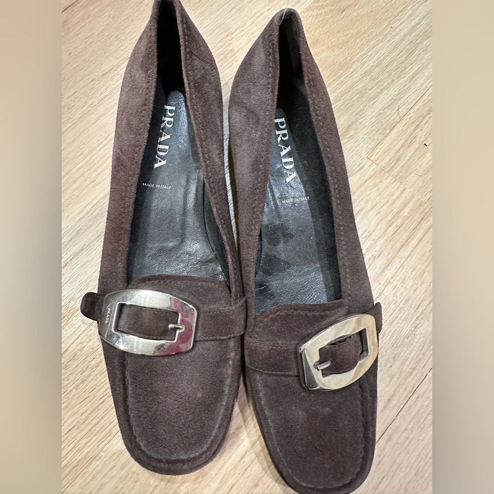 Prada brown suede flats size 36 1/2. Great shape, hardly worn.